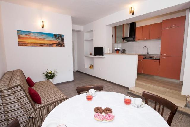 Dovolenka / zájazdy / cestovanie, Chorvátsko, Omiš - apartmány 