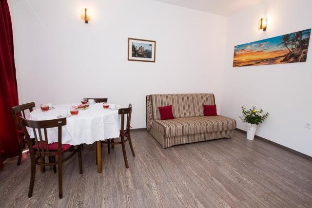 Dovolenka / zájazdy / cestovanie, Chorvátsko, Omiš - apartmány 
