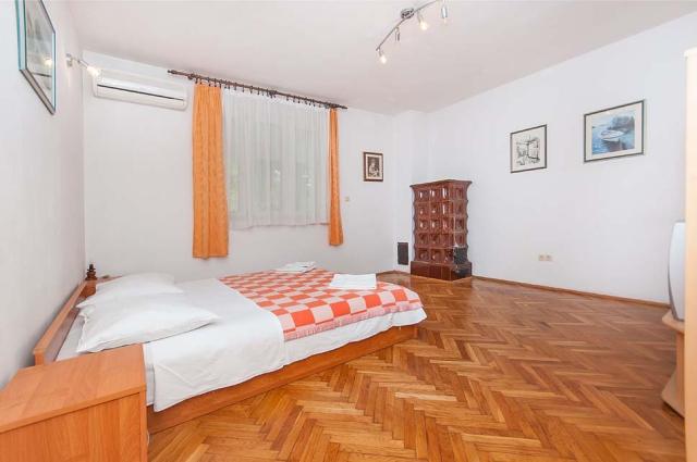 Dovolenka / zájazdy / cestovanie, Chorvátsko, Omiš - apartmán V