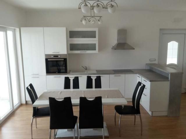 Dovolenka / zájazdy / cestovanie, Chorvátsko, Omiš - apartmán V