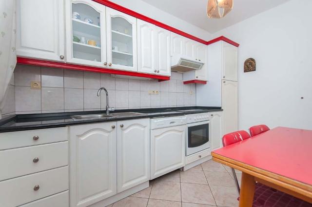Dovolenka / zájazdy / cestovanie, Chorvátsko, Omiš - apartmán V