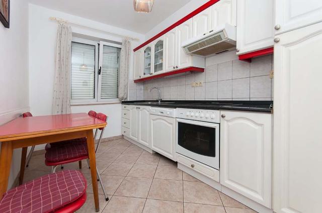 Dovolenka / zájazdy / cestovanie, Chorvátsko, Omiš - apartmán V