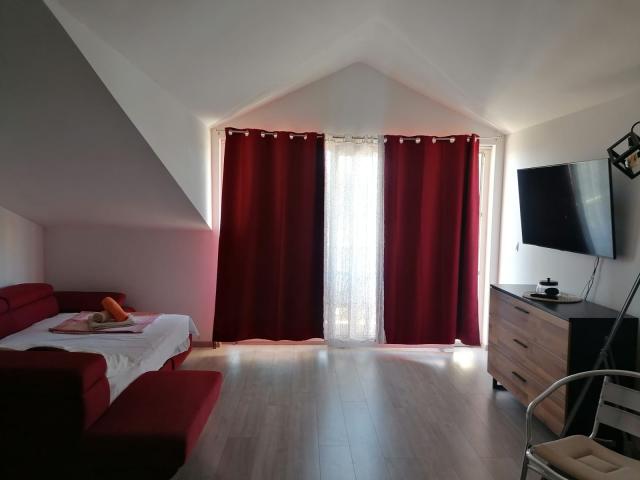 Dovolenka / zájazdy / cestovanie, Chorvátsko, Omiš - apartmán M