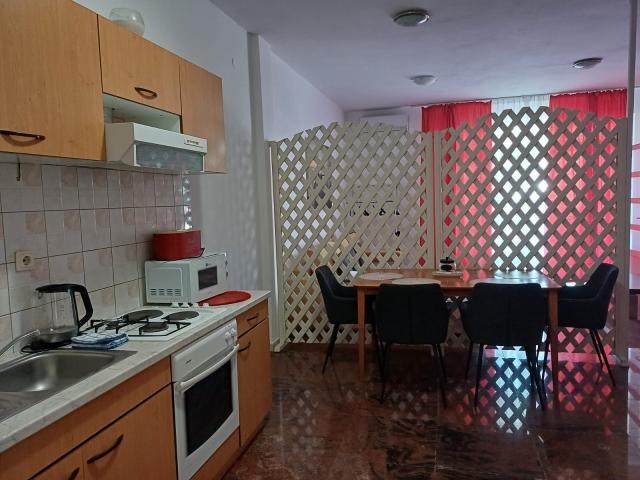 Dovolenka / zájazdy / cestovanie, Chorvátsko, Omiš - apartmán M