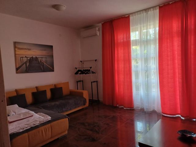 Dovolenka / zájazdy / cestovanie, Chorvátsko, Omiš - apartmán M