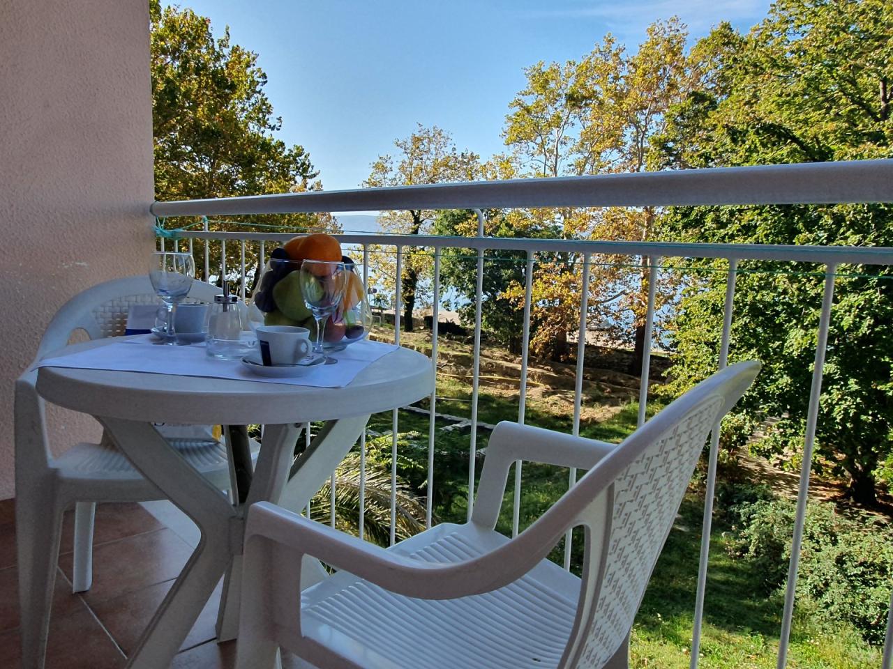 Chorvátsko, Omiš, Turistický rezort Brzet - izba - balkón