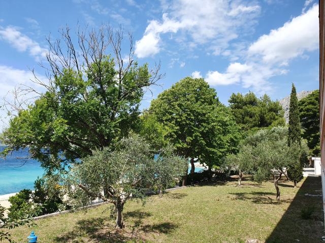 Chorvátsko, Omiš, Turistický rezort Brzet