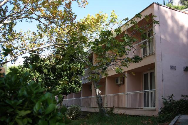 Chorvátsko, Omiš, Turistický rezort Brzet
