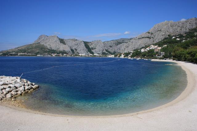 Chorvátsko, Omiš, Turistický rezort Brzet - pláž