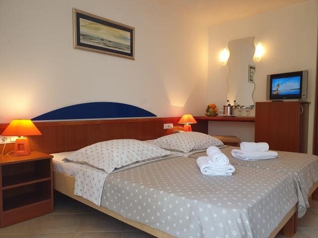 Dovolenka / zájazdy / cestovanie, Chorvátsko, Omiš, Turistický