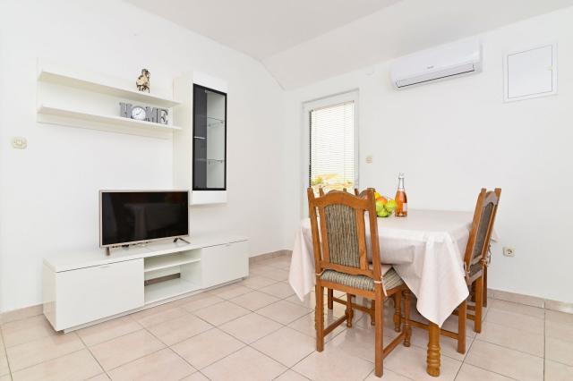 Dovolenka / zájazdy / cestovanie, Chorvátsko, Vodice, apartmán 