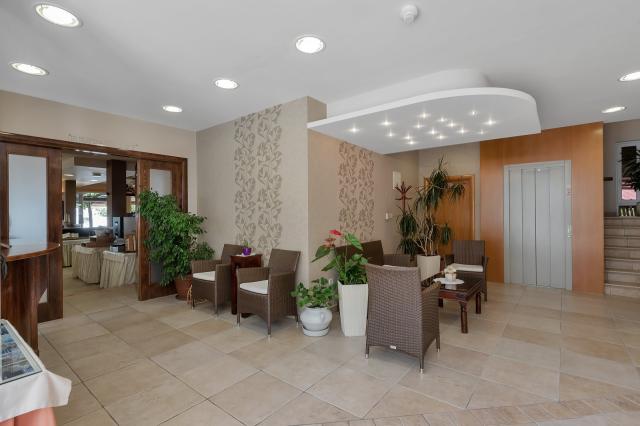 Dovolenka / zájazdy / cestovanie, Chorvátsko, Drvenik, hotel Ha