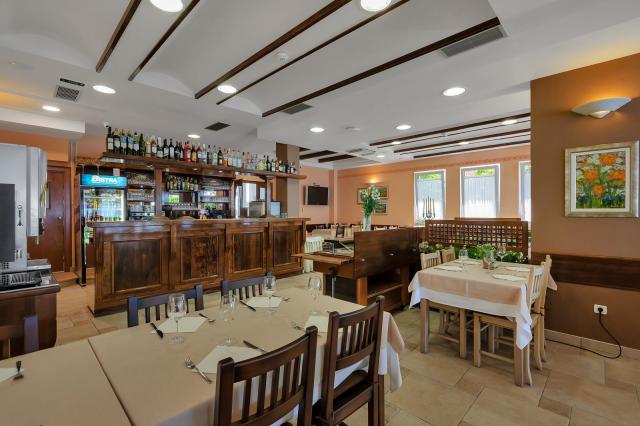 Dovolenka / zájazdy / cestovanie, Chorvátsko, Drvenik, hotel Ha