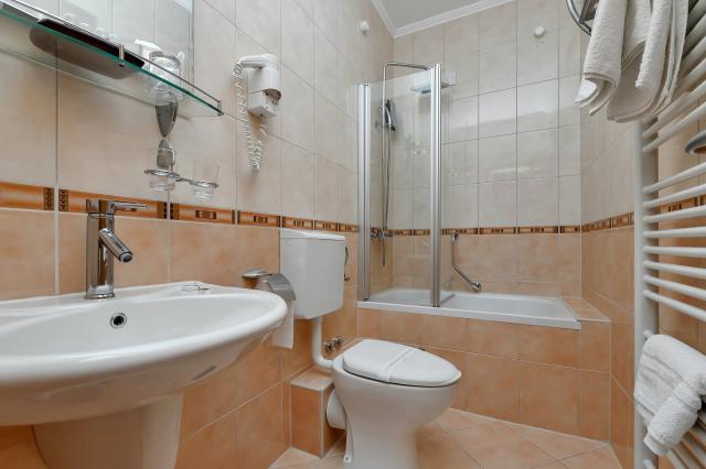Dovolenka / zájazdy / cestovanie, Chorvátsko, Drvenik, hotel Ha