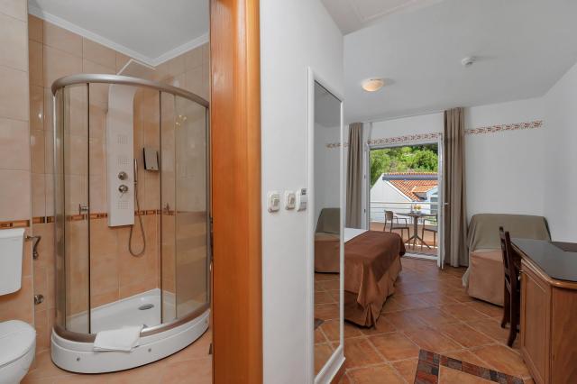 Dovolenka / zájazdy / cestovanie, Chorvátsko, Drvenik, hotel Ha