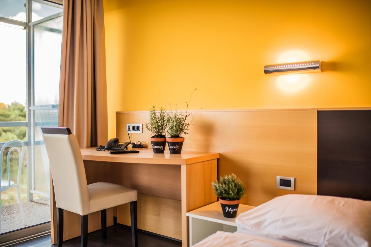Dovolenka / zájazdy / cestovanie, Chorvátsko, Vodice, hotel Imp