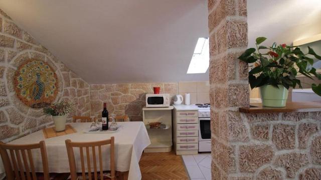 Dovolenka / zájazdy / cestovanie, Chorvátsko, Omiš - apartmán B