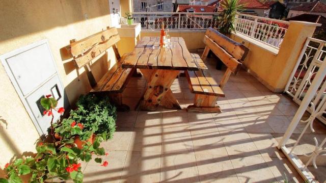 Dovolenka / zájazdy / cestovanie, Chorvátsko, Omiš - apartmán B