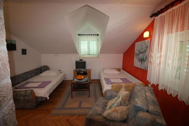 Dovolenka / zájazdy / cestovanie, Chorvátsko, Omiš - apartmán B