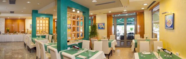Dovolenka / zájazdy / cestovanie, Chorvátsko, Gradac, hotel Sau