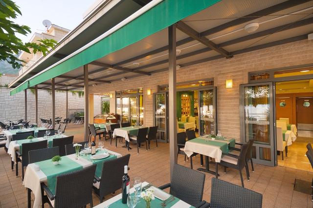 Dovolenka / zájazdy / cestovanie, Chorvátsko, Gradac, hotel Sau
