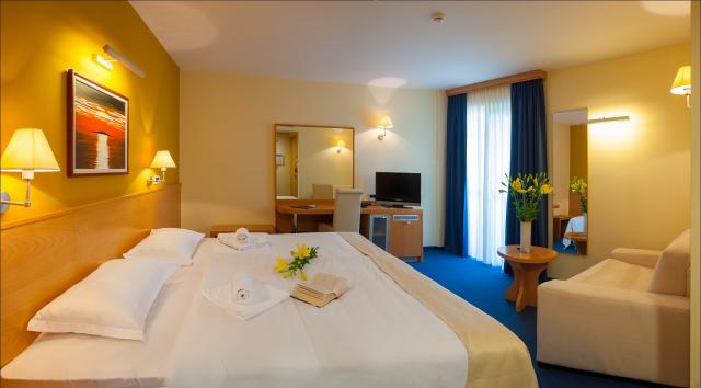Dovolenka / zájazdy / cestovanie, Chorvátsko, Gradac, hotel Sau