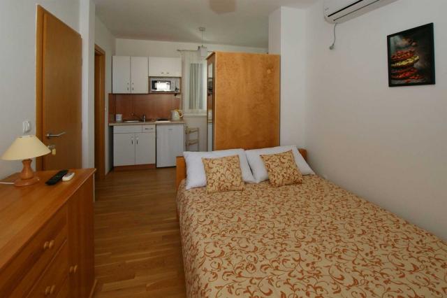 Dovolenka / zájazdy / cestovanie, Chorvátsko, Vodice, Štúdiá Tr