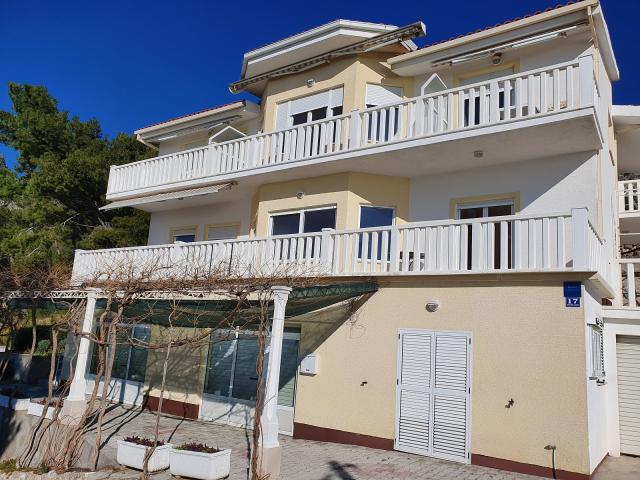 Dovolenka / zájazdy / cestovanie, Chorvátsko, Omiš - apartmány 