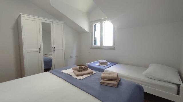Dovolenka / zájazdy / cestovanie, Chorvátsko, Omiš - apartmán B
