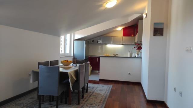 Dovolenka / zájazdy / cestovanie, Chorvátsko, Omiš - apartmán B