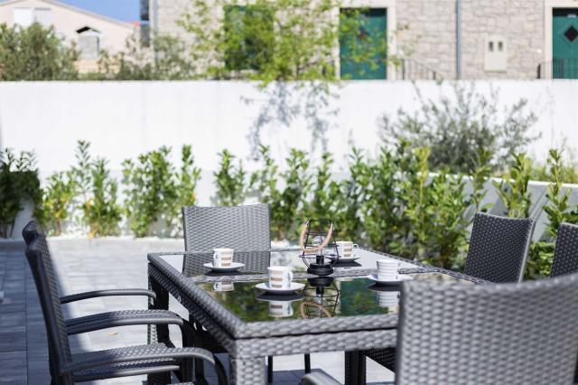 Dovolenka / zájazdy / cestovanie, Chorvátsko, Vodice, Holiday H