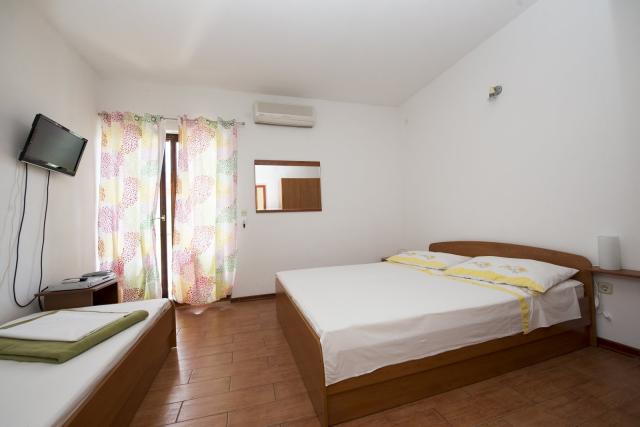 Dovolenka / zájazdy / cestovanie, Chorvátsko, Omiš - Apartmány 