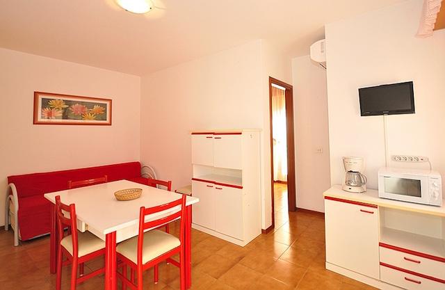 Taliansko-Bibione-Lido-del-Sole-Villa-Friuli-apartmán-B2+2-denn