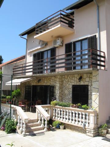 Chorvátsko - Turanj - Apartmán Jena - apartmánový dom
