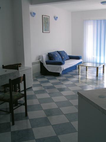 Chorvátsko - Biograd na Moru - apartmány Bobić - denná miestnos