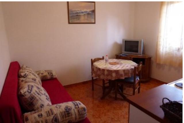 Chorvátsko - Biograd na Moru - apartmány Bobić - denná miestnos