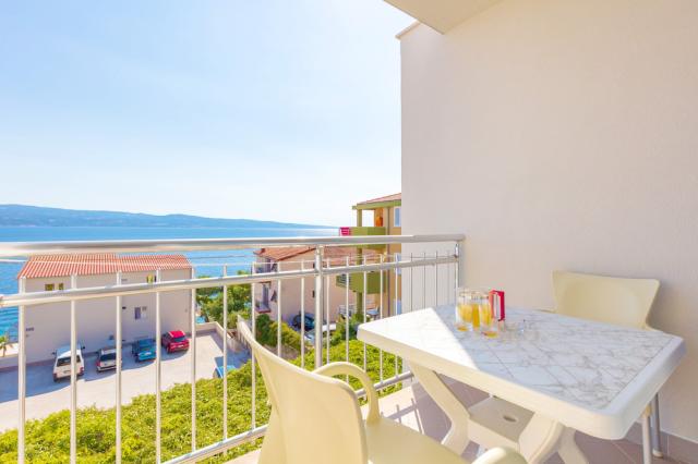 Chorvátsko - Omiš - apartmány Lana - Výhľad z balkóna