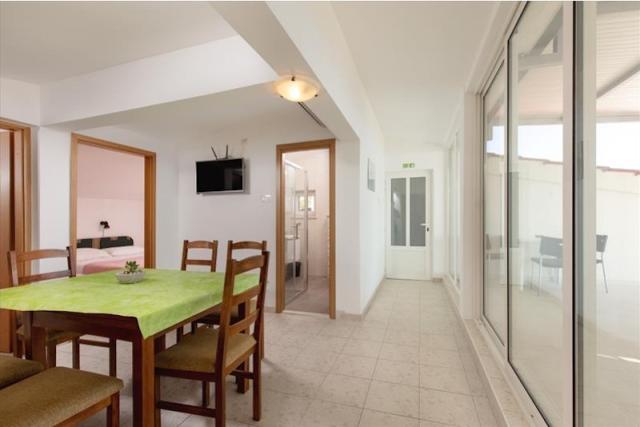 Chorvátsko - Omiš - Nemira - Apartmány Lana - apartmán 1/8 - de
