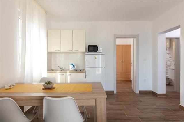 Chorvátsko - Omiš - Nemira - Apartmány Lana - apartmán