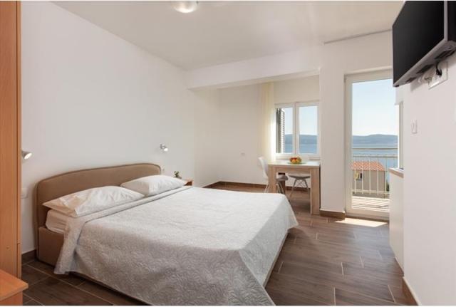 Chorvátsko - Omiš - Nemira - Apartmány Lana - štúdio