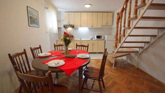 Chorvátsko - Omiš - Duće - Apartmány Gašpar - apartmán 1/6 dvoj