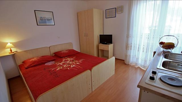 Chorvátsko - Omiš - Duće - Apartmány Gašpar - štúdio 1/2 menšie
