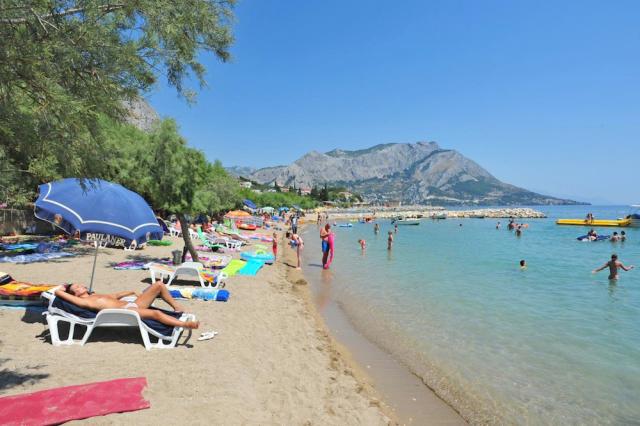 Chorvátsko - Omiš - pláž