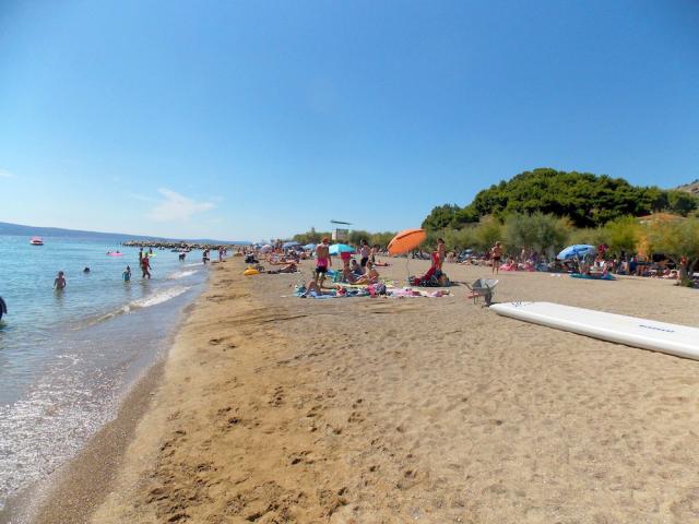 Chorvátsko - Omiš - pláž