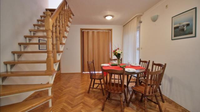 Chorvátsko - Omiš - Apartmány Gašpar - Jedáleň