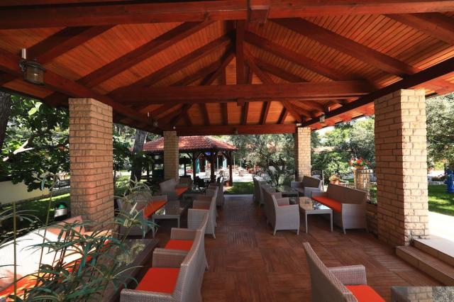 Chorvátsko - Biograd na Moru - San Antonio Resort - kaviareň