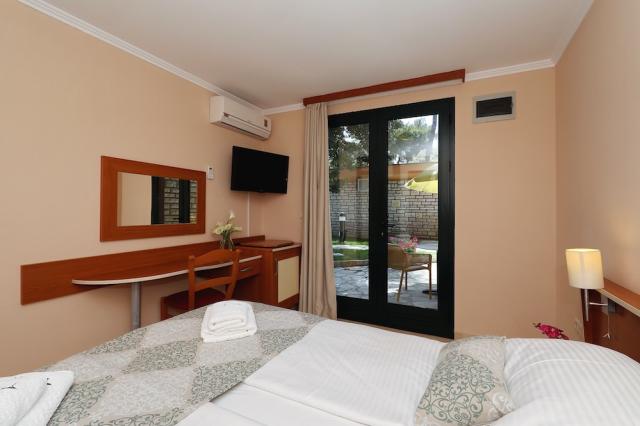 Chorvátsko - Biograd na Moru - San Antonio Resort - dvojlôžková