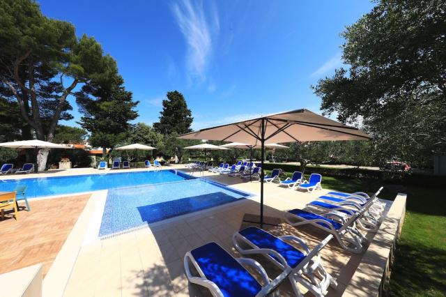 Chorvátsko - Biograd na Moru - San Antonio Resort - bazén