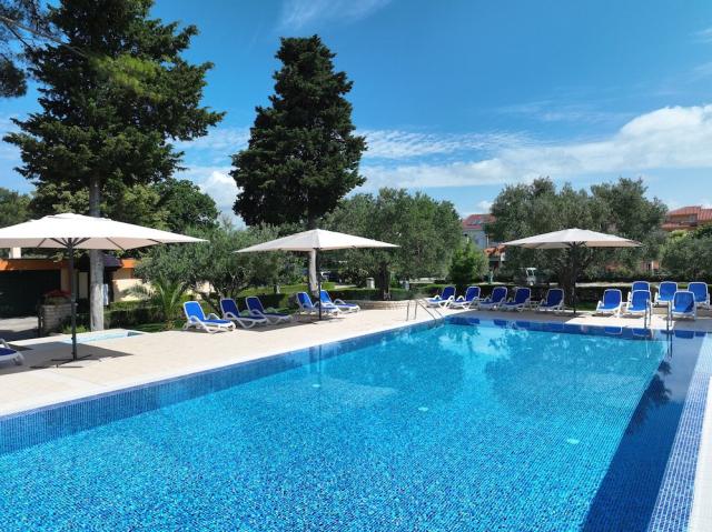Chorvátsko - Biograd na Moru - San Antonio Resort - bazén
