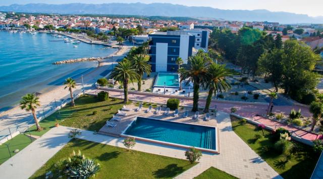 Chorvátsko - Pag - Novalja - Liberty Plaza - areál hotela
